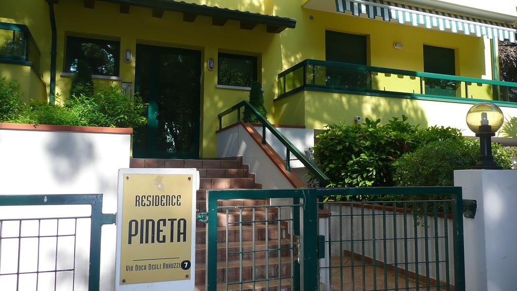 Residence Pineta - Agenzia Cocal Каорле Екстериор снимка