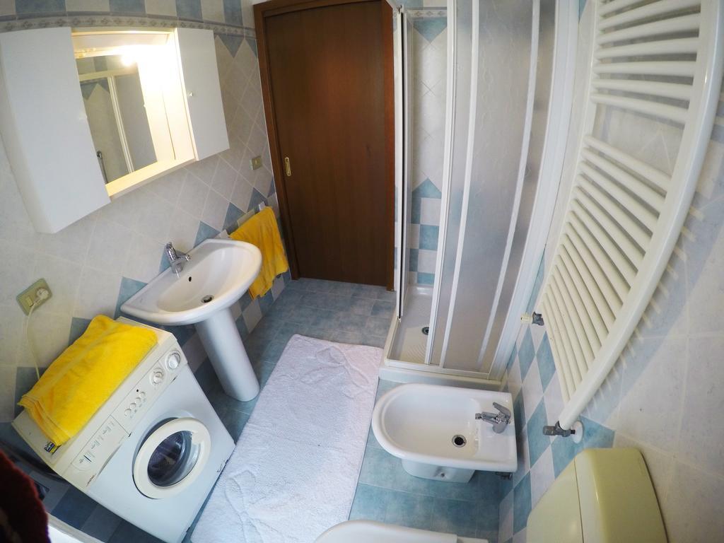 Residence Pineta - Agenzia Cocal Каорле Стая снимка